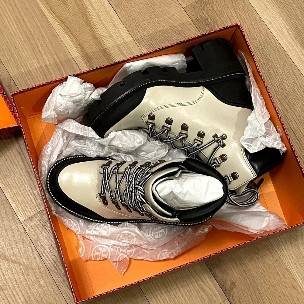 TORY BURCH LUG SOLE HIKER ANKLE BOOT WAXY COW LEATHER / NAPPA SIZE 6 NWB